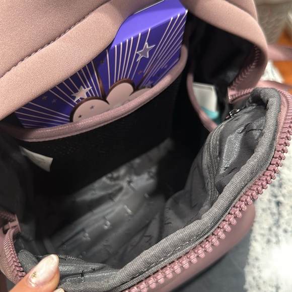 vera wang backpack - Picture 8 of 10